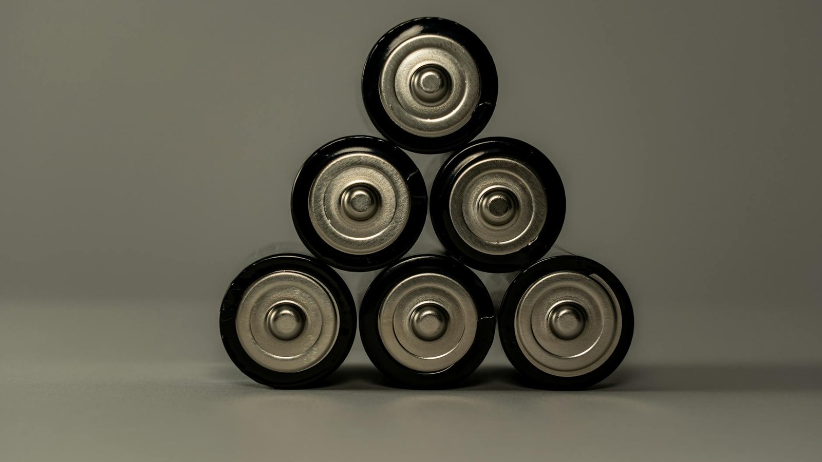 Batteriespeicher für PV-Anlagen 2026: Lohnt sich das in Österreich? Batteriespeicher für PV-Anlagen 2026: Lohnt sich das in Österreich?